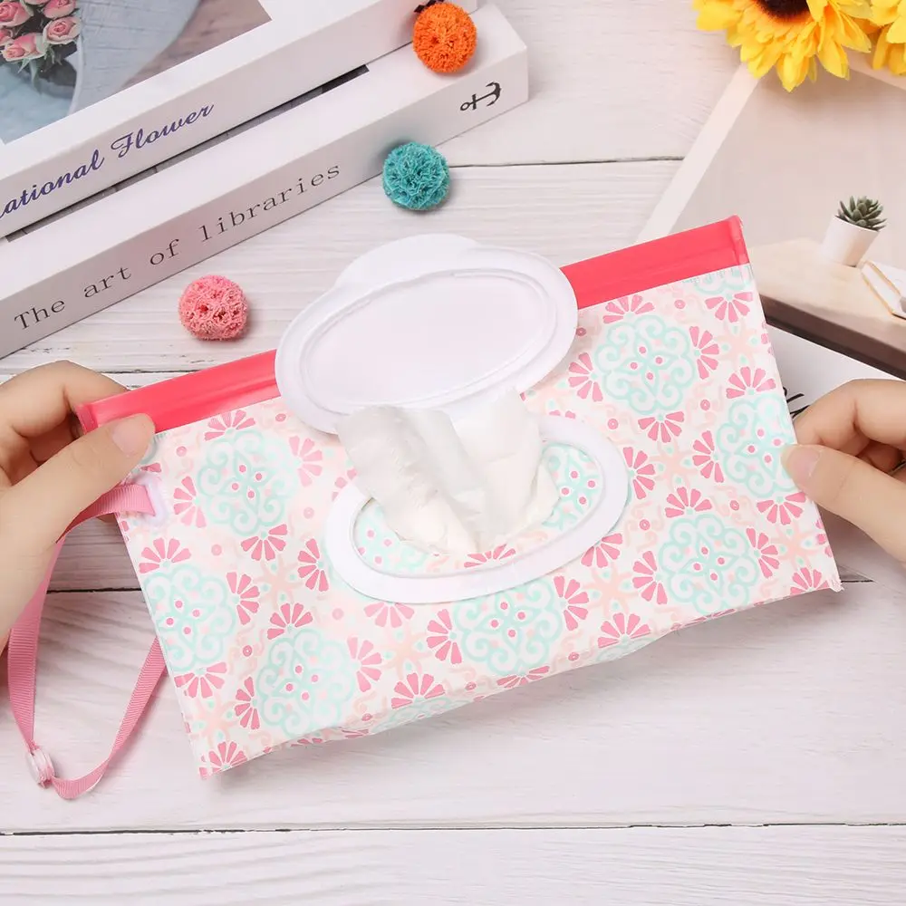 1pcs Useful Outdoor Flip Cover Snap-Strap Carrying Case Portable Tissue Box Wet Wipes Bag Cosmetic Pouch Stroller Accessories