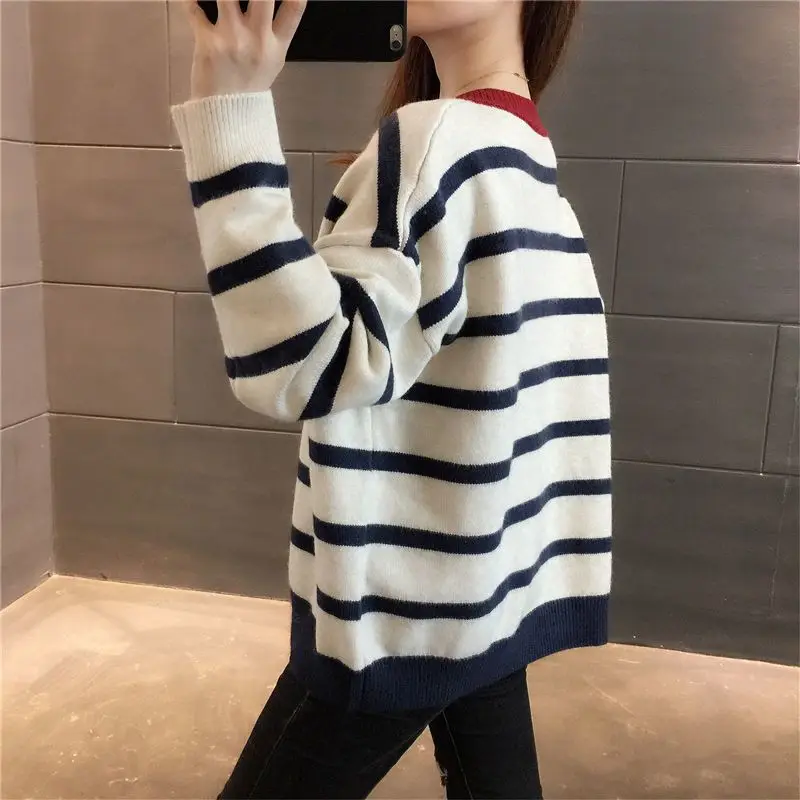 Heart-shaped striped cardigan autumn winter new women long sleeved jacket versatile round neck knitted sweater button loose