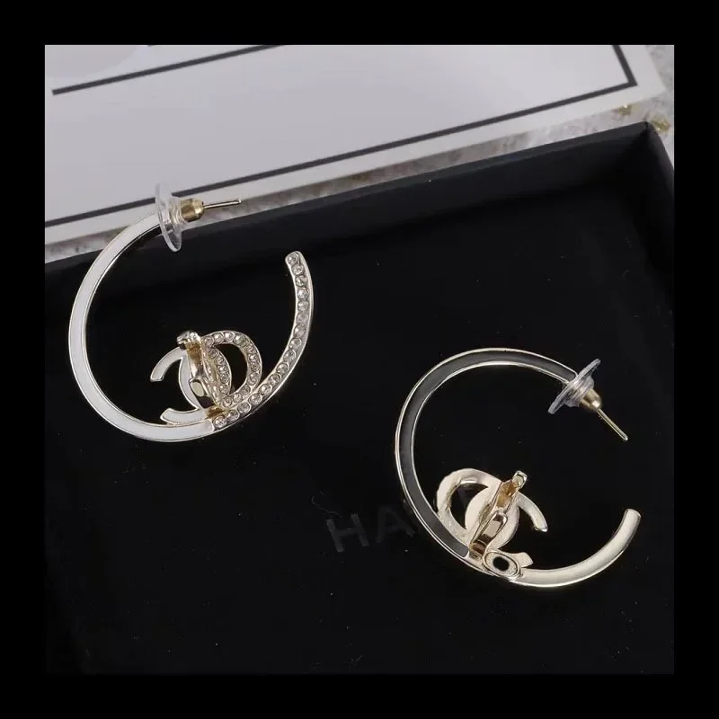 

Серьги Xiaoxiangfeng Double C из эпоксидной смолы со стразами и серебряными иглами