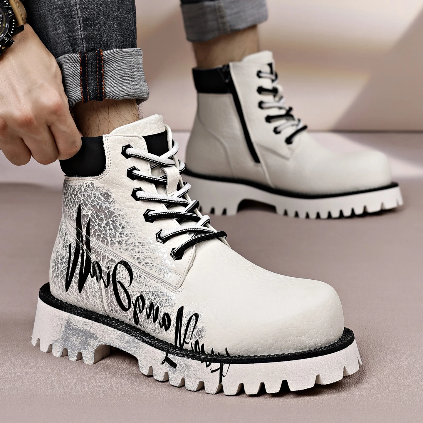 

Thick-soled Outdoor Boots Men's High-top Lace-up Graffiti Printing Tooling Boots Trend Versatile Heightening White 2025 New