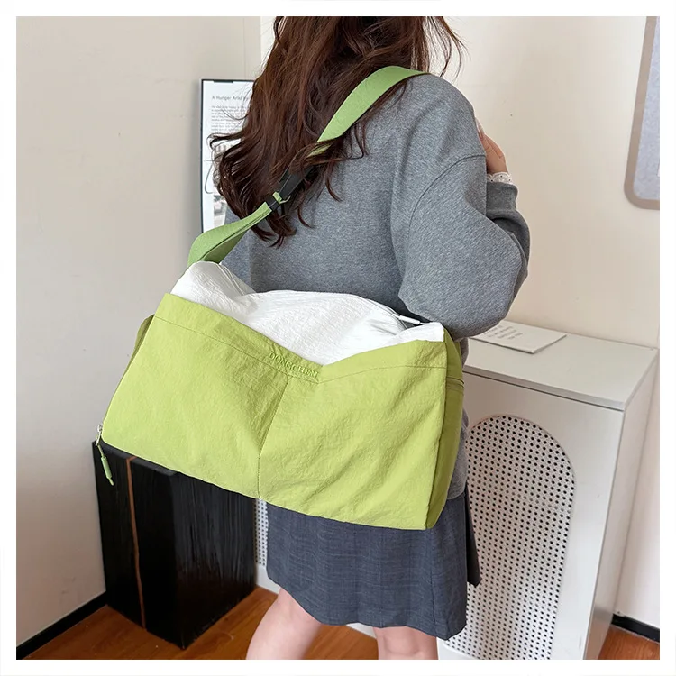 

2025 Colorblock Gym Bag Womens Waterproof Sports Tote with Wet Dry Compartments Lightweight Travel Shoulder Bag