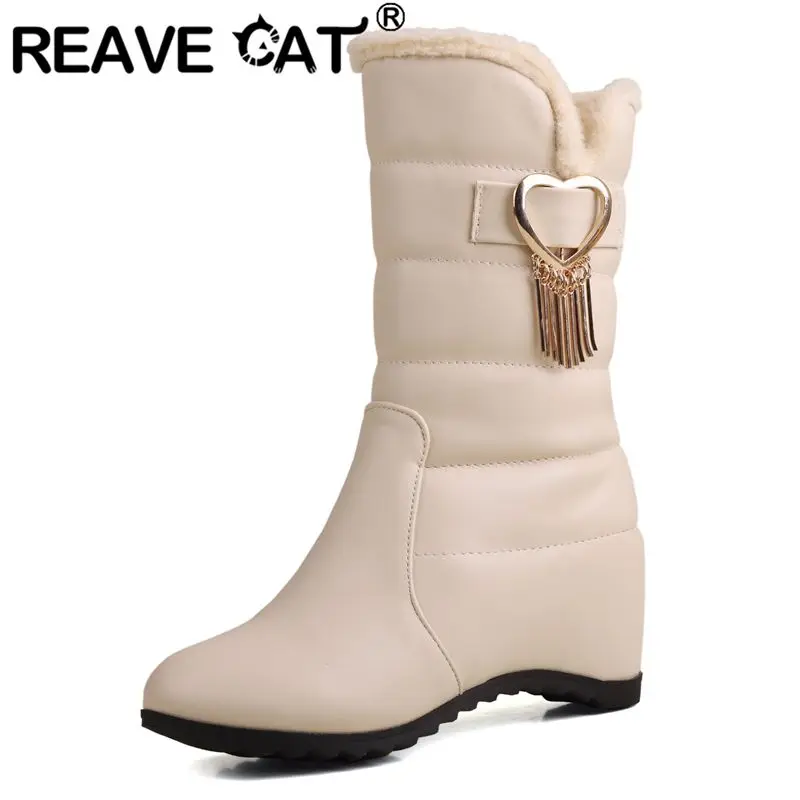 

REAVE CAT Зимние зимние ботинки с плюшевым круглым носком на танкетке 5,5 см, металлическая молния, теплая плюшевая обувь до середины икры, большие размеры 41 42 43