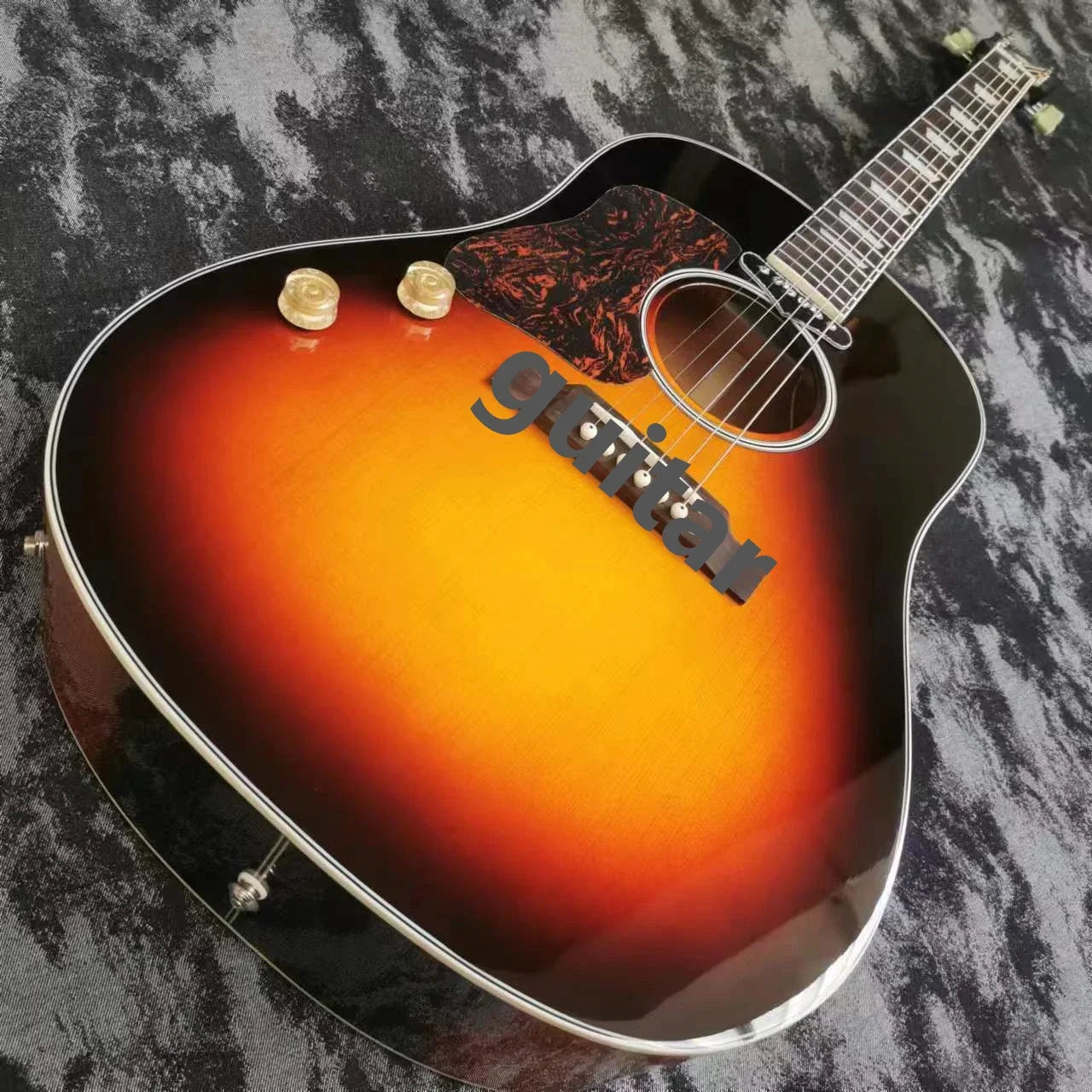 

40 "160 series solid wood section sunset color finger plays acoustic guitar