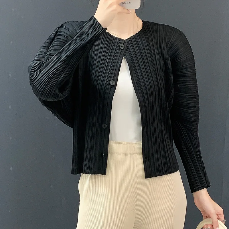 Miyake Fold 2025 Autumn New Solid Color Fold Sweet Age Reducing Cardigan Style Versatile Single Breasted Short Sleeved Coat Top