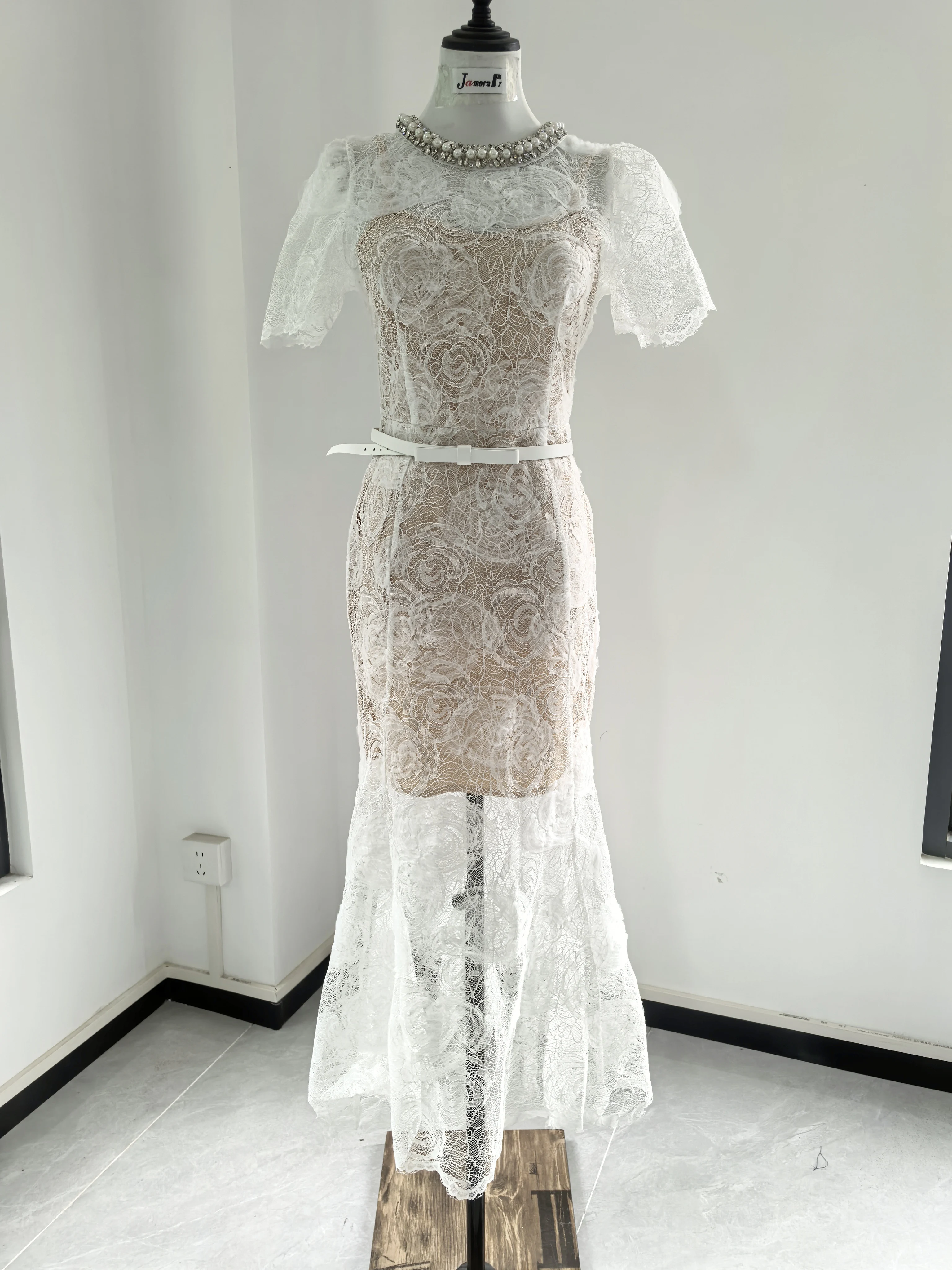 Luxe formele avondborduurwerk kanten lange jurk dames met diamanten verfraaid pure kristallen midi fishtail-jurken met korte mouwen