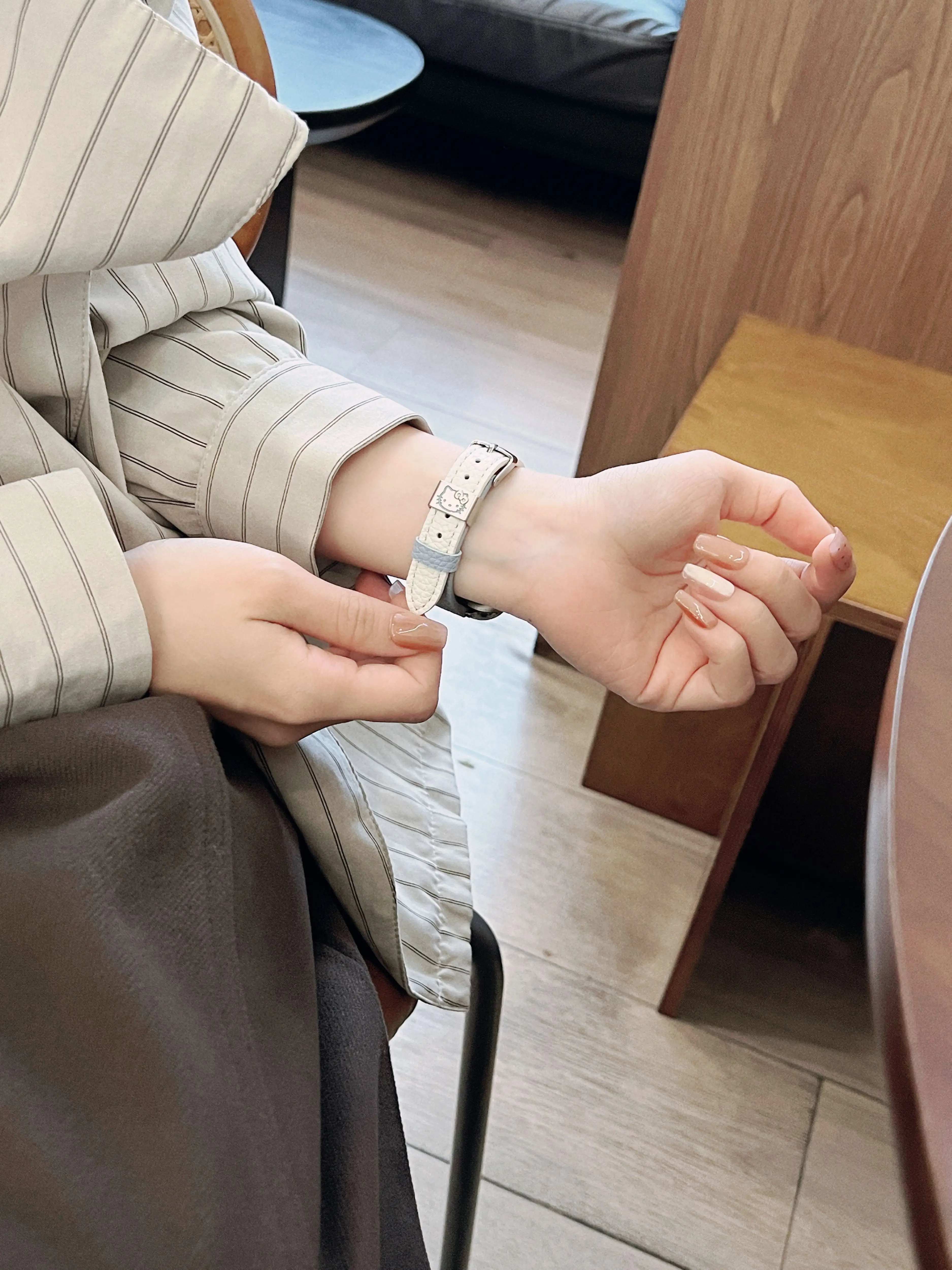 Suitable for IWatch11kt cat synthetic leather strap, women's lychee pattern color blocked leather, high-quality texture, new int