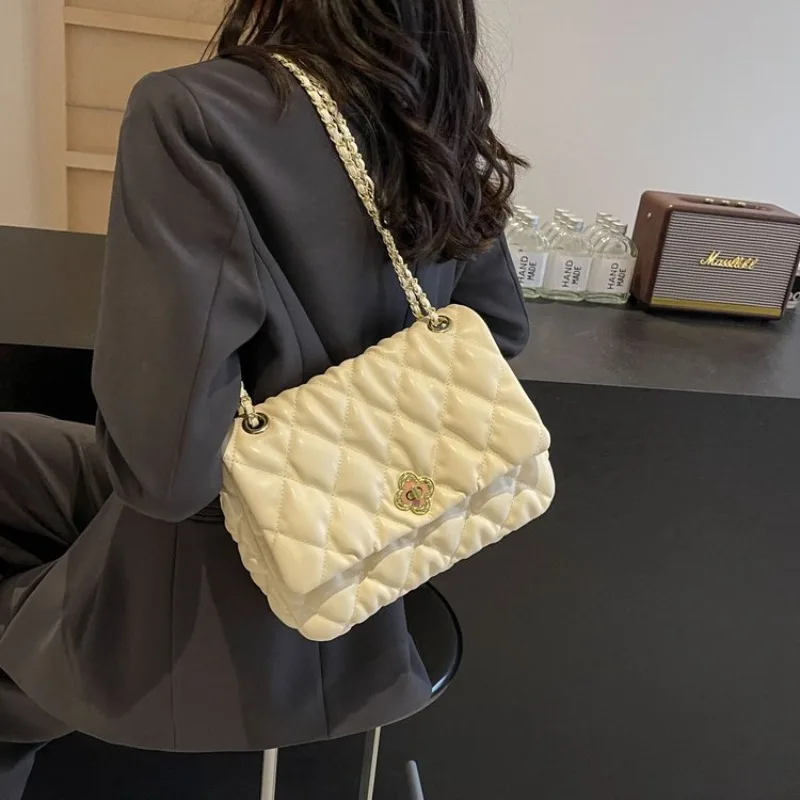 

Женская красивая большая сумка Красивый дизайн для романтических ужинов и ночей для свиданий Очаровательный внешний вид