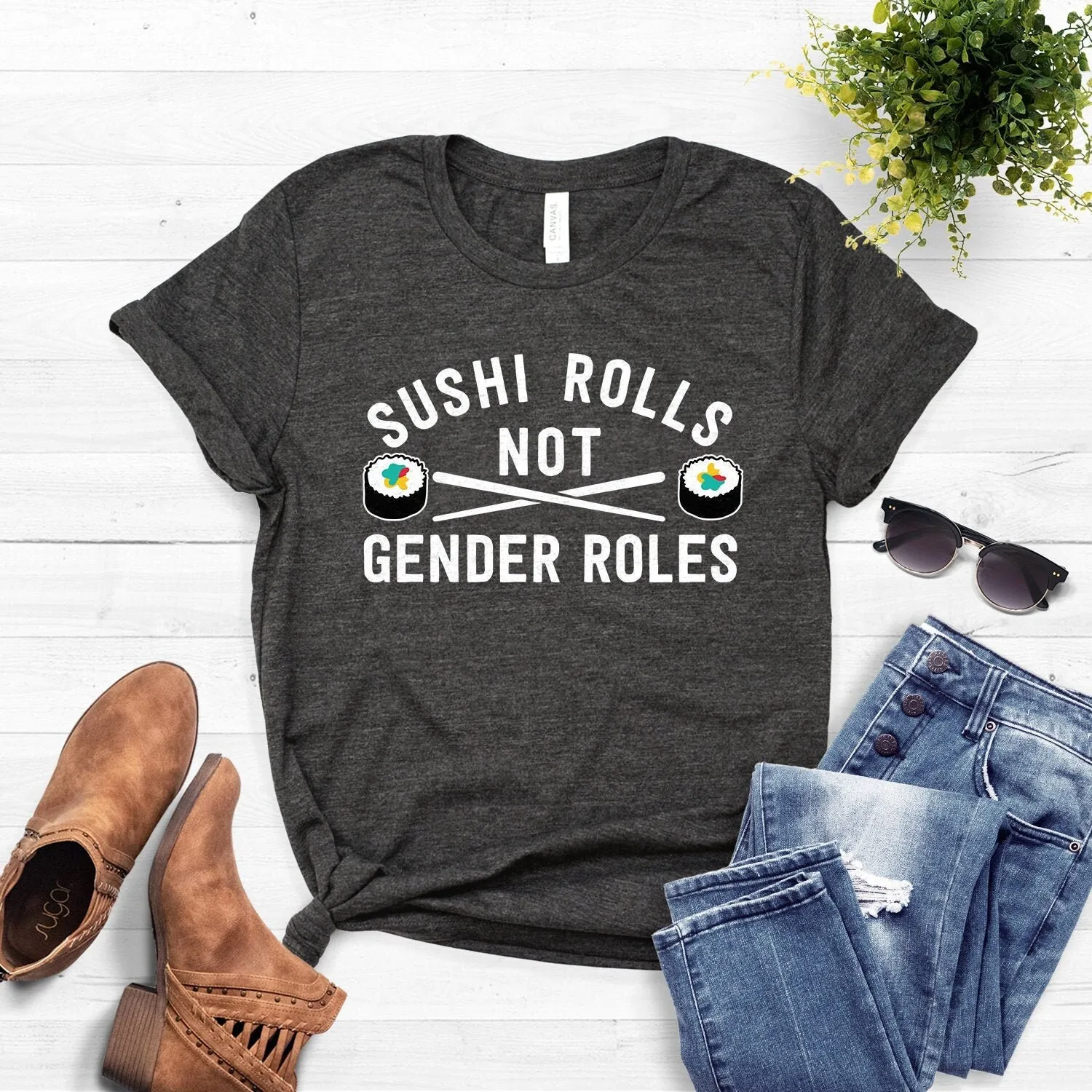 Sushi Rolls Not Gender Roles T-Shirt Frauenrechte Feministischer Feminismus Girl Power Equal Softstyle