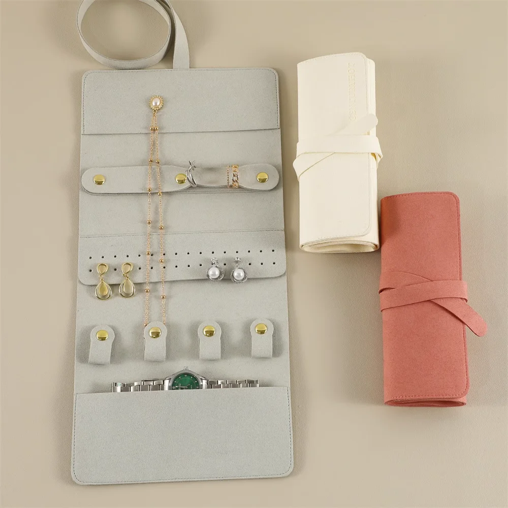

Портативная многофункциональная сумка-органайзер из микрофибры для ювелирных изделий: колец, серег, ожерелий, браслетов, часов. 8 цветов.