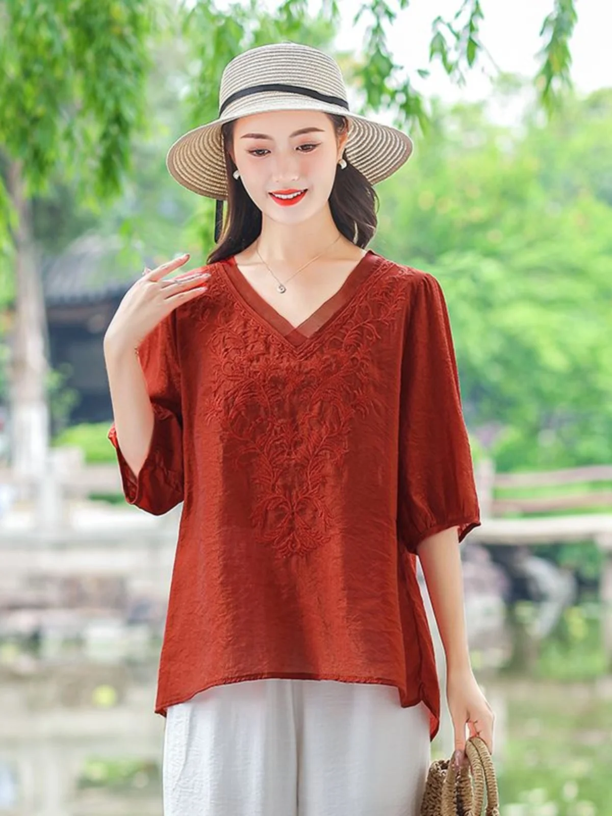 حجم كبير مطرز فضفاض ort Sve V-Ne تي شيرت المرأة Faionable أعلى أمي الصيف جديد Sle تأثير التخسيس
