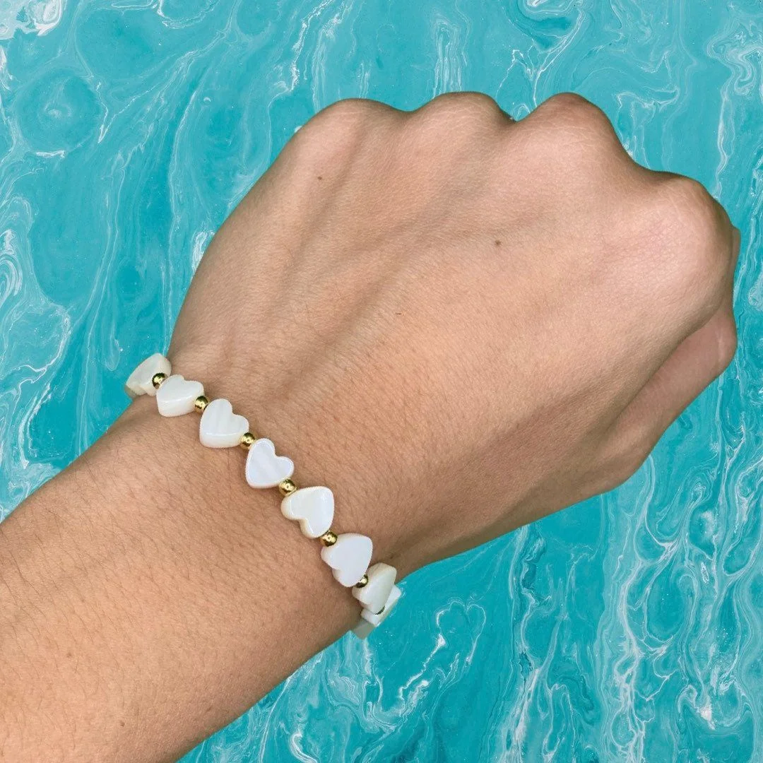

CCGOOD Mother of Pearl Bracelet Adjustable Shell Jewelry for Women Boho Beach Surf Heart Shape Pulserals Gift for Her