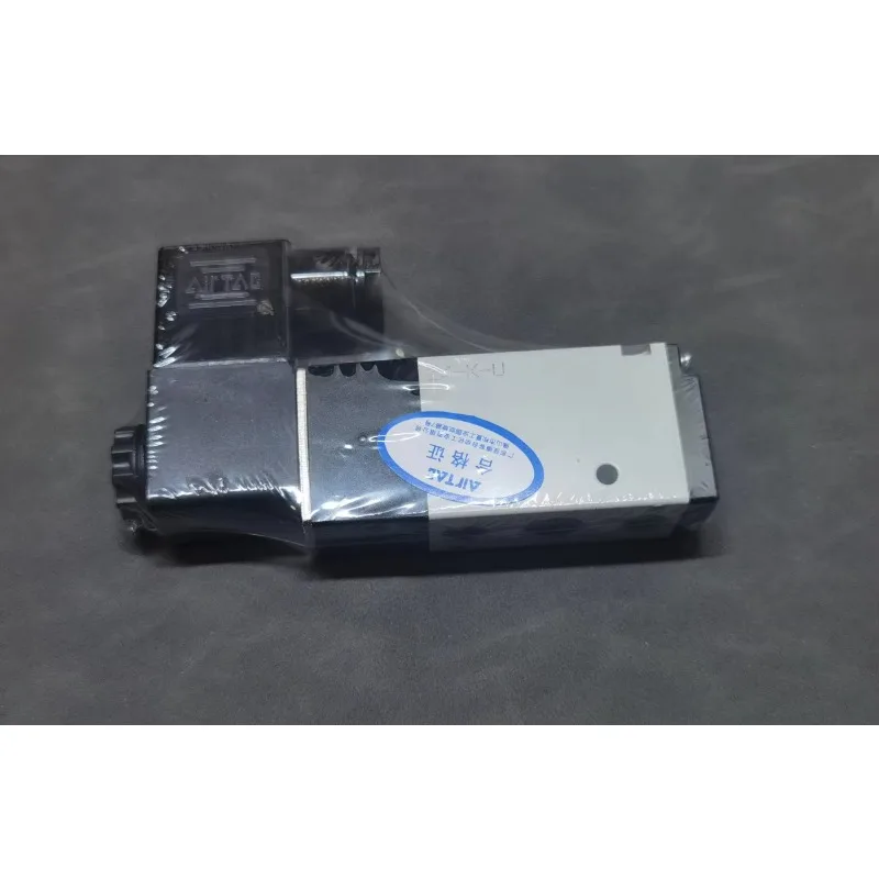 AIRTAC 5-2 Way Solenoid Valve 4V210-08 DC24V 1/4" Thread Pneumatic Solenoid Valve