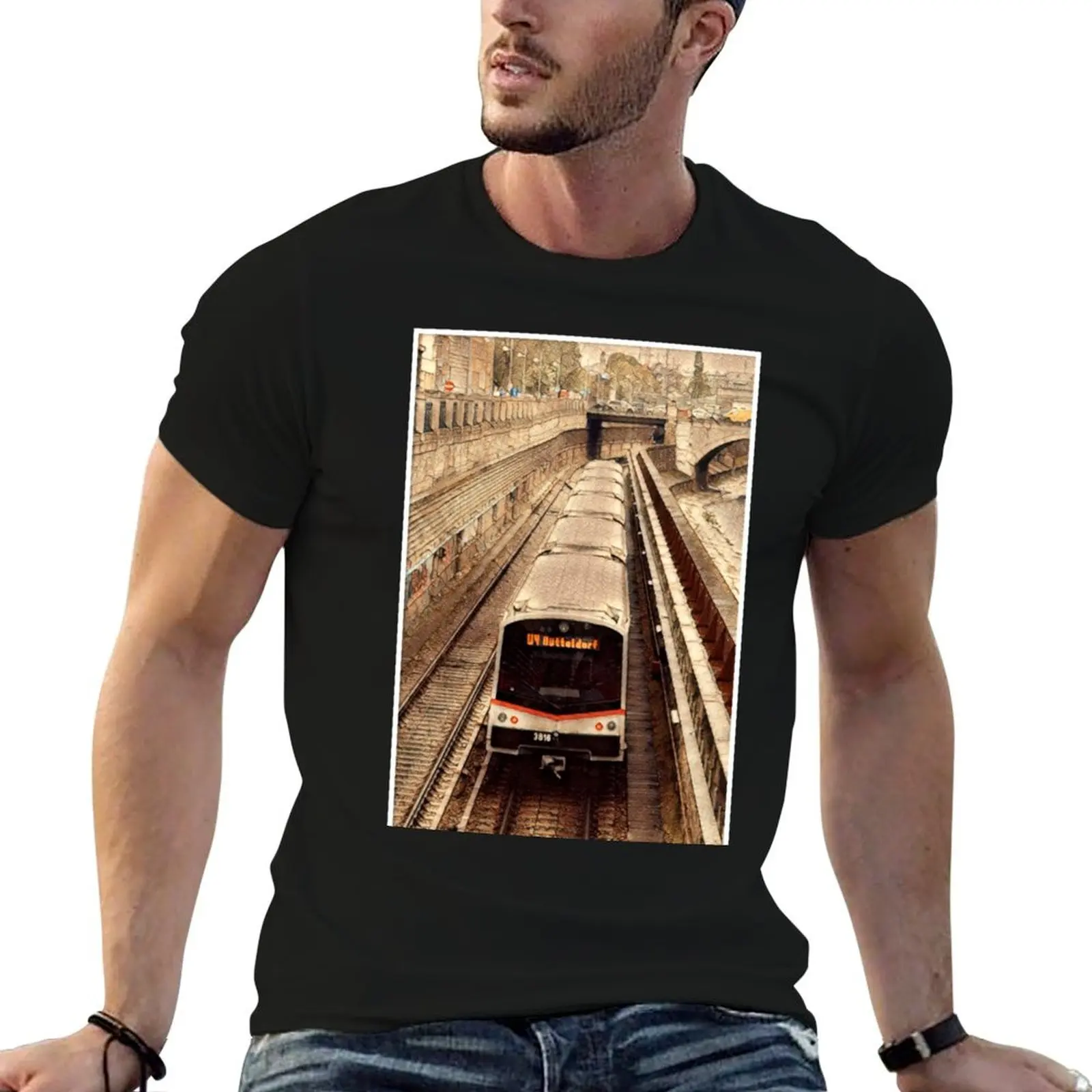 Vienna Train V3 (w. border frame) T-Shirt Plus Size Lightweight Top