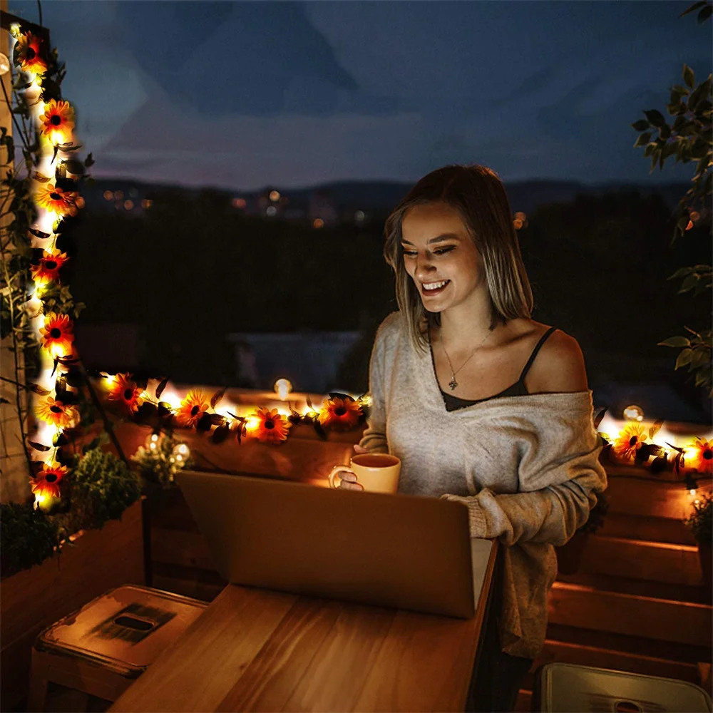 Рисунок 6 - Гирлянда из искусственных подсолнухов