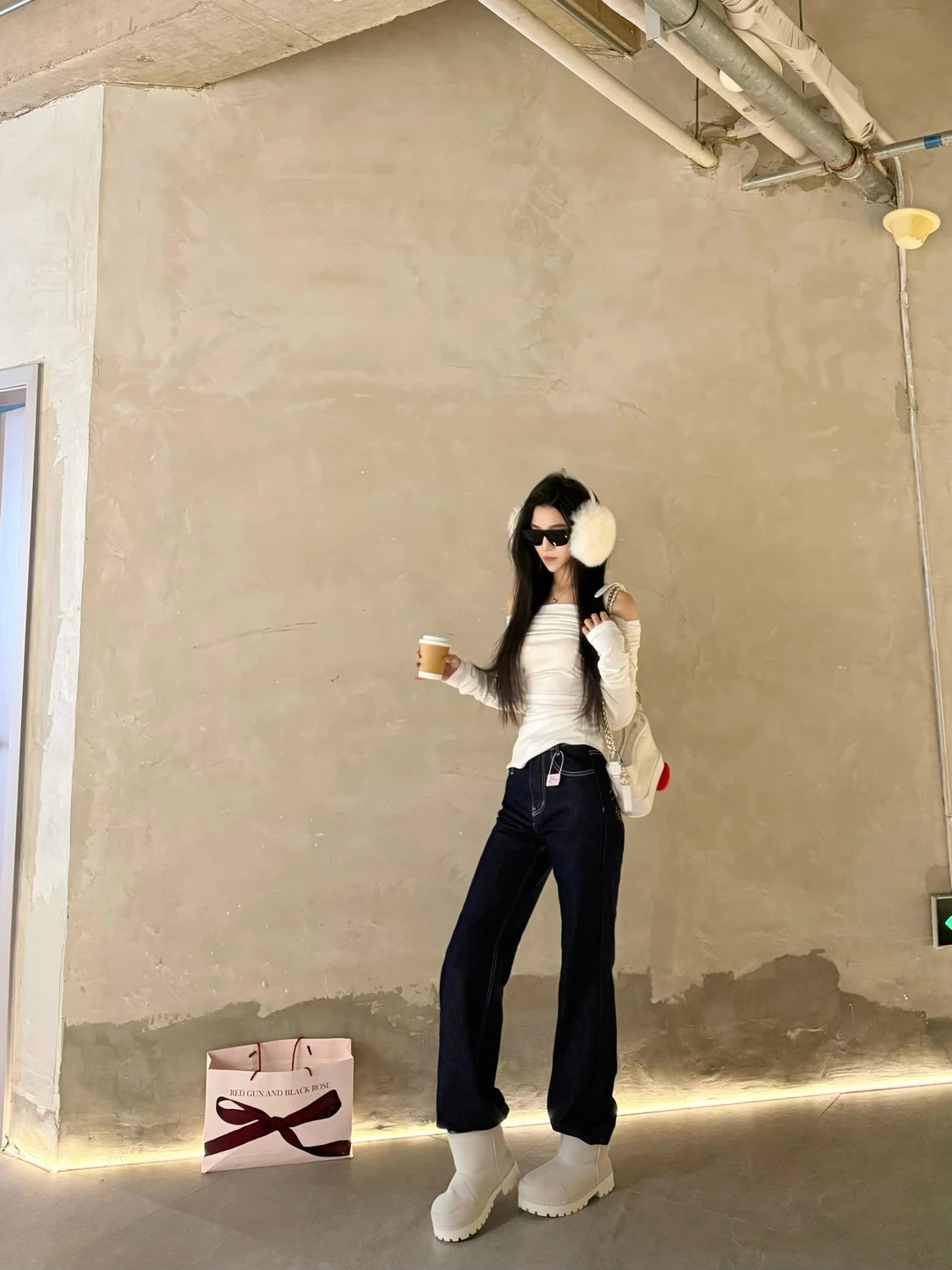 

Джинсы женские винтажные, прямые, свободного кроя, в пол, с удлиненными штанинами, с крупными стразами, не выцветающие