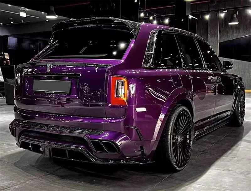 High quality dry carbon fiber rear bumper illumination rear diffuser suitable for Rolls Royce Cullinan retrofit upgrade M-type