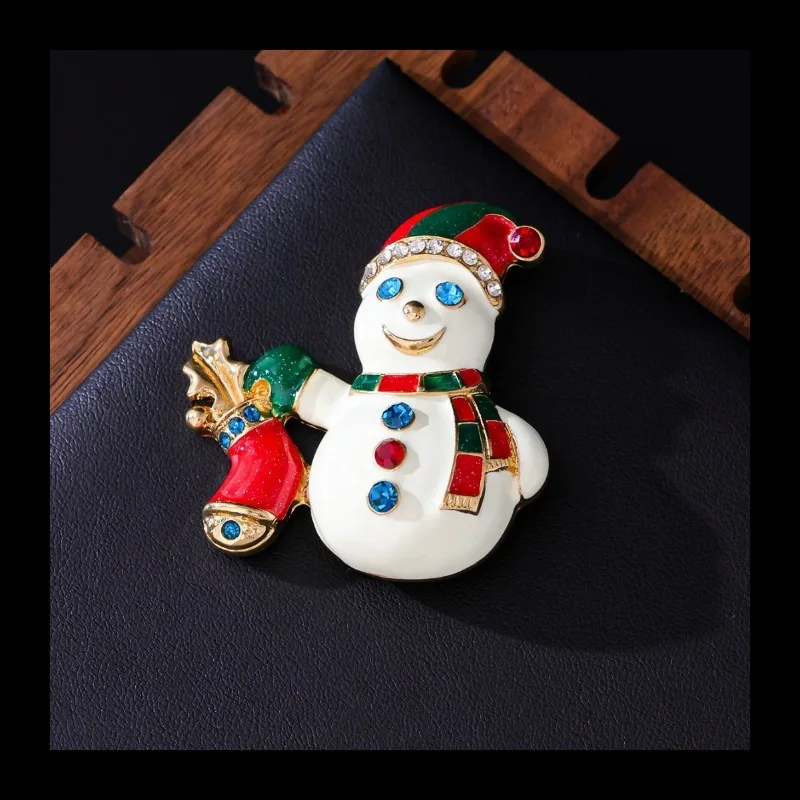 

Милая брошь-снеговик с бриллиантами, элегантное ювелирное украшение в стиле ретро, изысканная эмалевая брошь-снеговик