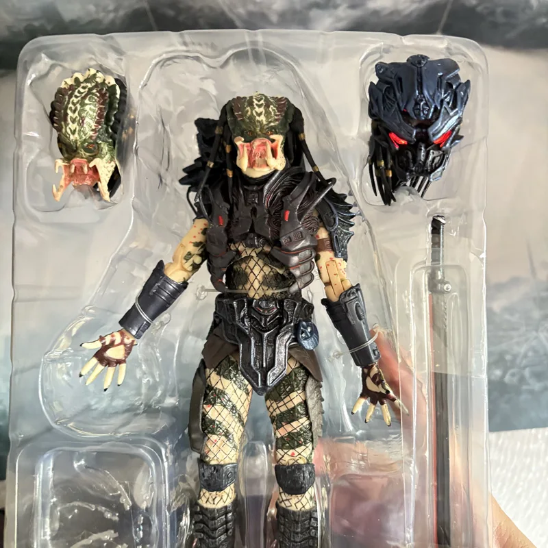 NECA المفترس 2 في نهاية المطاف المدرعة المفقودة المفترس عمل الشكل المفترس VS الغريبة هنتر سلسلة مع مجموعة الضوء لعبة هدية 20 سنتيمتر