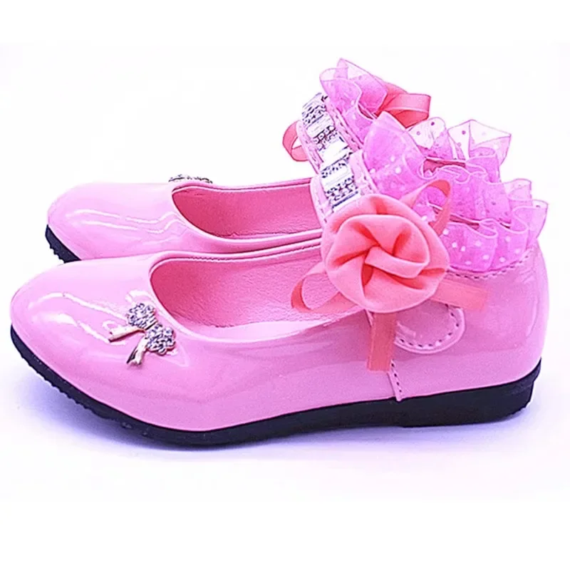 

2025 New Girls' Soft Soled Princess Shoes Spring and Autumn Water Diamond Flower Dance Shoes Girls' Leather Shoes Bean Shoes