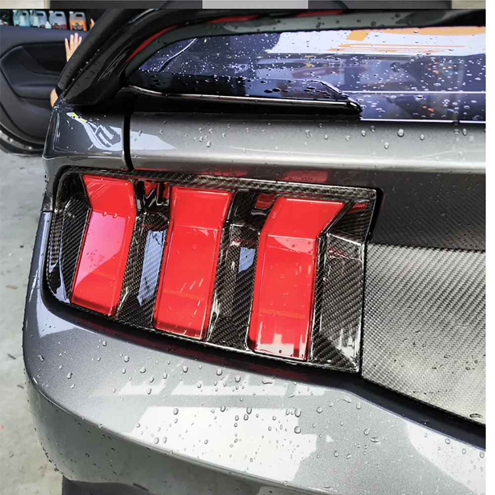 ألياف الكربون الجافة لفورد موستانج 2024 + إطار الضوء الخلفي للسيارة غطاء الكسوة الخلفي غطاء خفيف مجموعات الجسم اكسسوارات السيارات #6