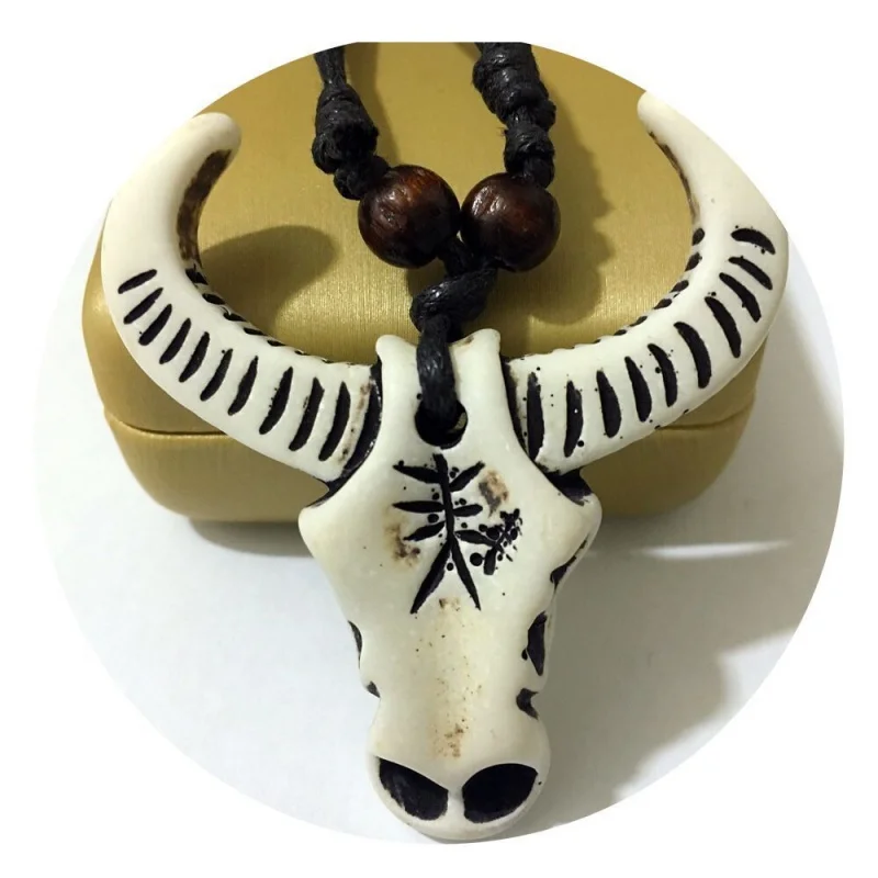 Factory Direct Sales Vintage Cow Head Resin Necklace Zodiac Ethnic Minority Tourist Area Ornament Wholesale Processing Lettering