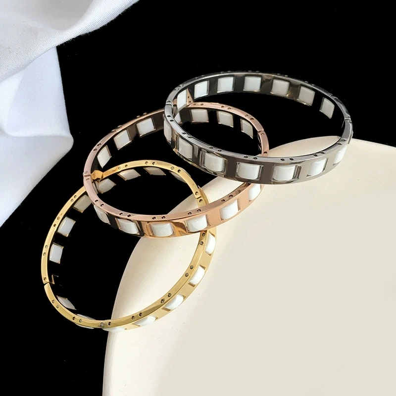 

New Fashionable and Elegant Style Personalized black and white ceramics Bracelet trendy hip-hop punk metal accessories