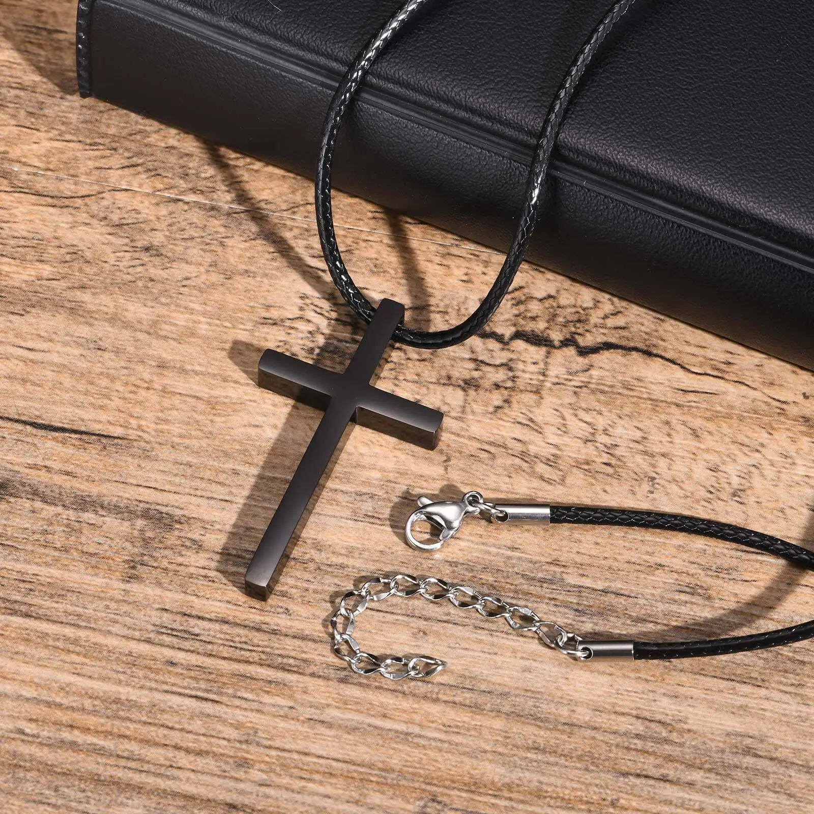 Collares con colgante de cruz simple para hombres y niños, colgante de Jesús de acero inoxidable con cuerda de cera negra, regalo de bendición de oración religiosa