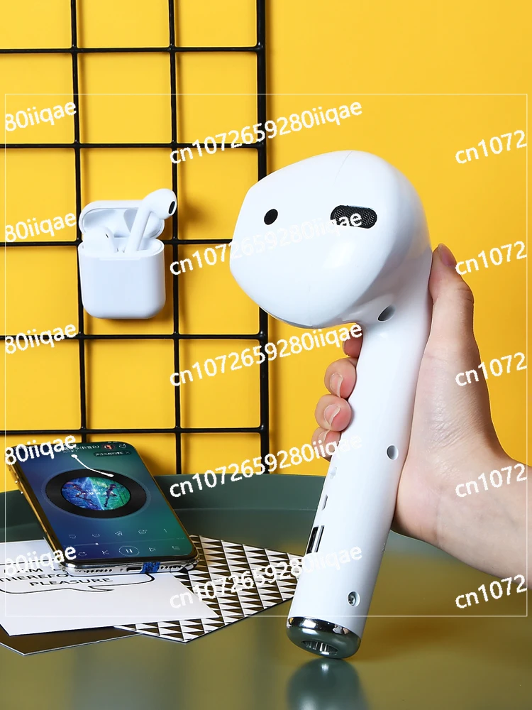 

Девушки дарят мальчики, парню, мужчины братья, подруги, забавные улыбки, странные выпускные сувениры