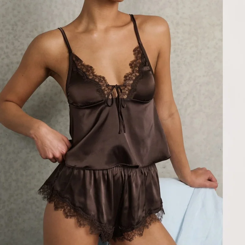 Conjunto de pijama feminino sexy de 2 peças com acabamento em renda e top cami de cetim e shorts Pj de seda Coquette Lounge Outfits Pijamas