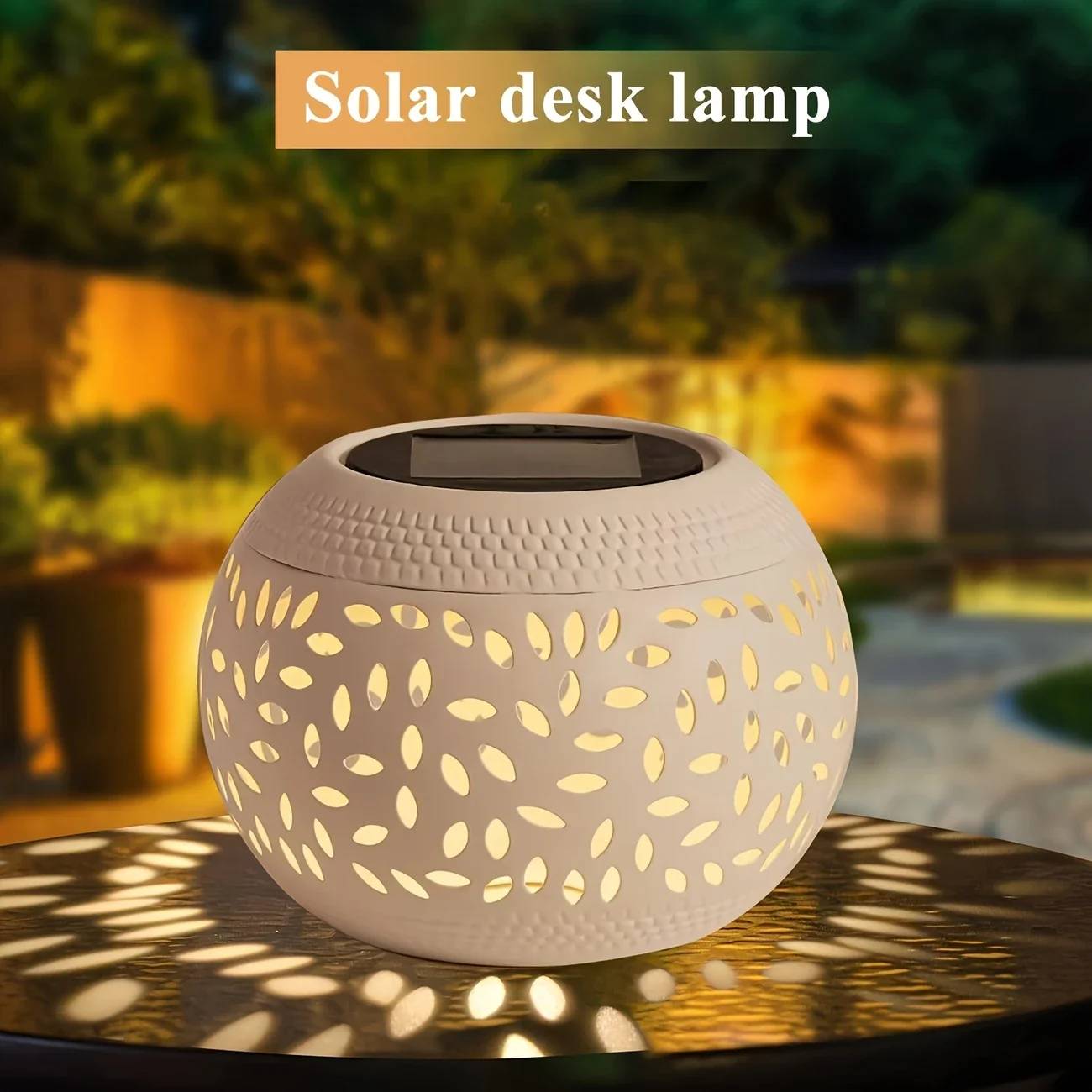 Lampada da tavolo solare Lampada da esterno a LED ad energia solare Lanterna decorativa da tavolo in metallo scavato Luce da giardino per patio Luce da tavolo