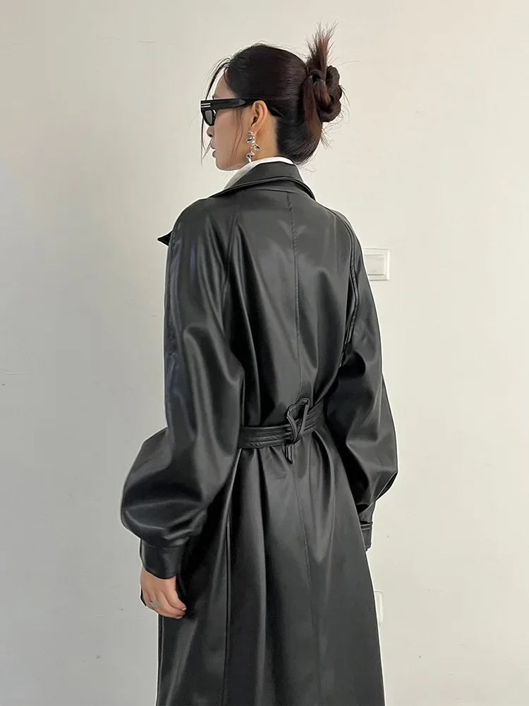 Alta qualidade vintage 2024 outono nova moda de rua premium rendas preto solto longo couro do plutônio trench coat jaqueta para mulher