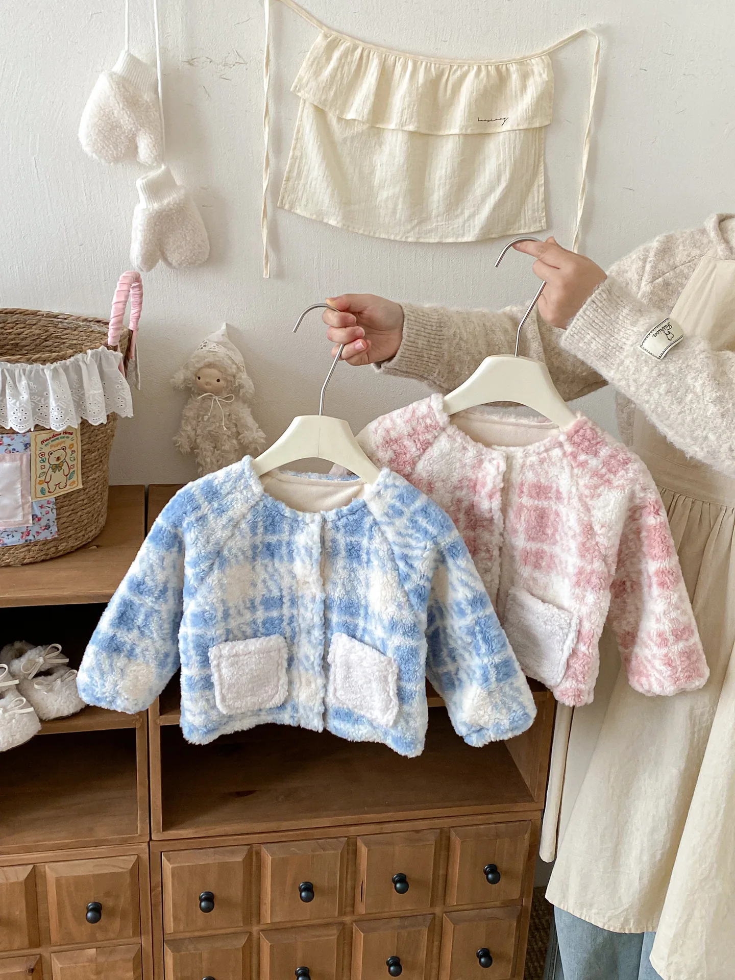 Infant Girls Cotton Padded Jacket Toddler Fleece Cardigan 2025 Winter New Baby Long Sleeve Warm Plaid Coat Plus Velvet Thick