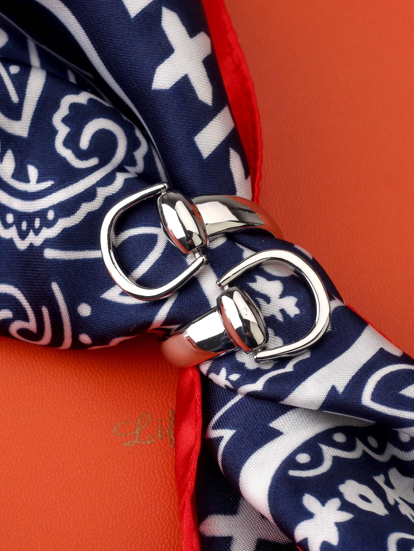 18K Horsebit Ring Scarf Buckle Shawls Holder Button Bandanas Holder Brooch Fashion Style Accessories Gift Horseshoe