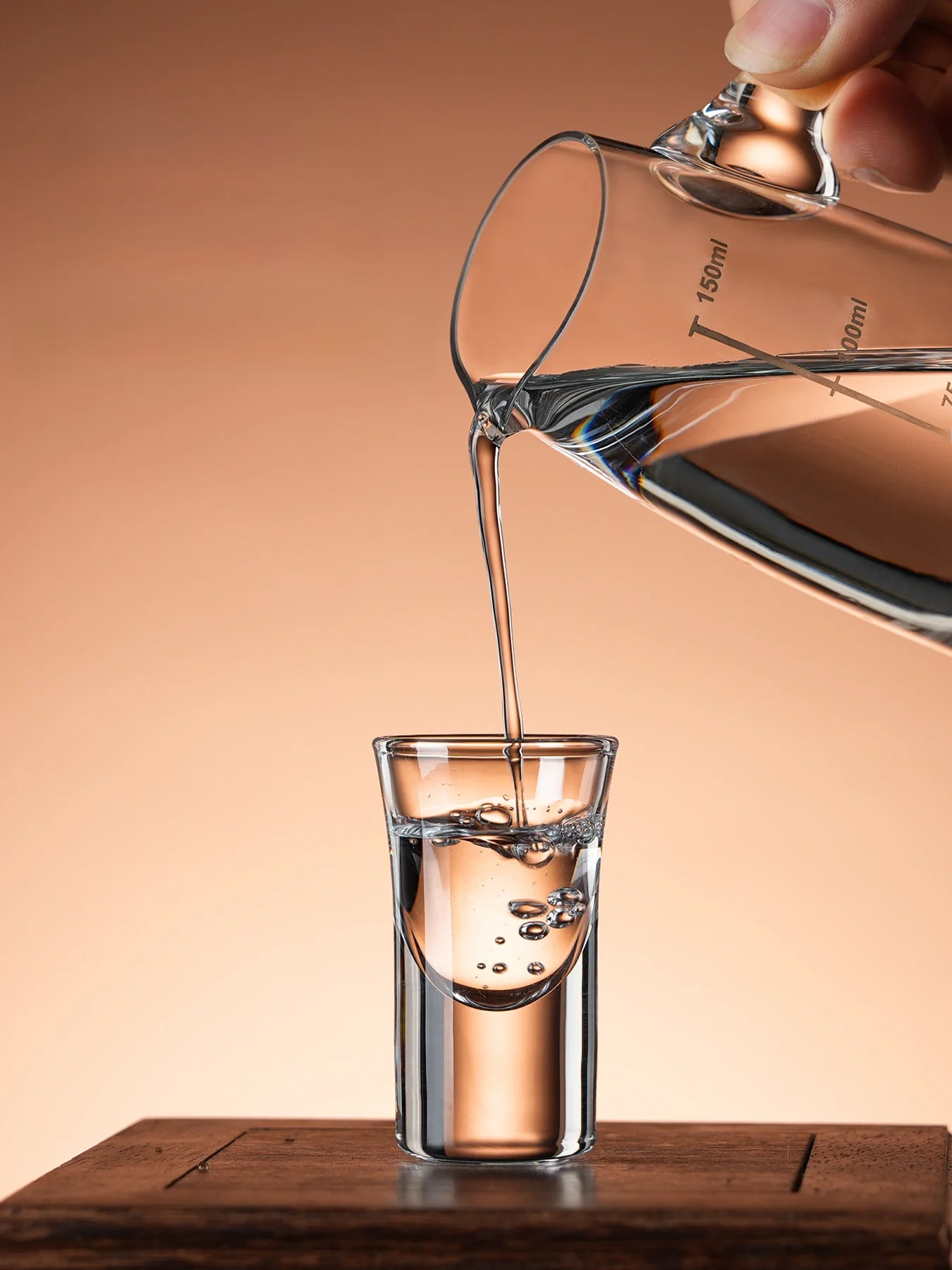 Luxury Crystal Glass Home Use White Wine Cup Set Creative  Drinking Cup Two Oz Pouring Pot Elegant Simple Style Barware view 4