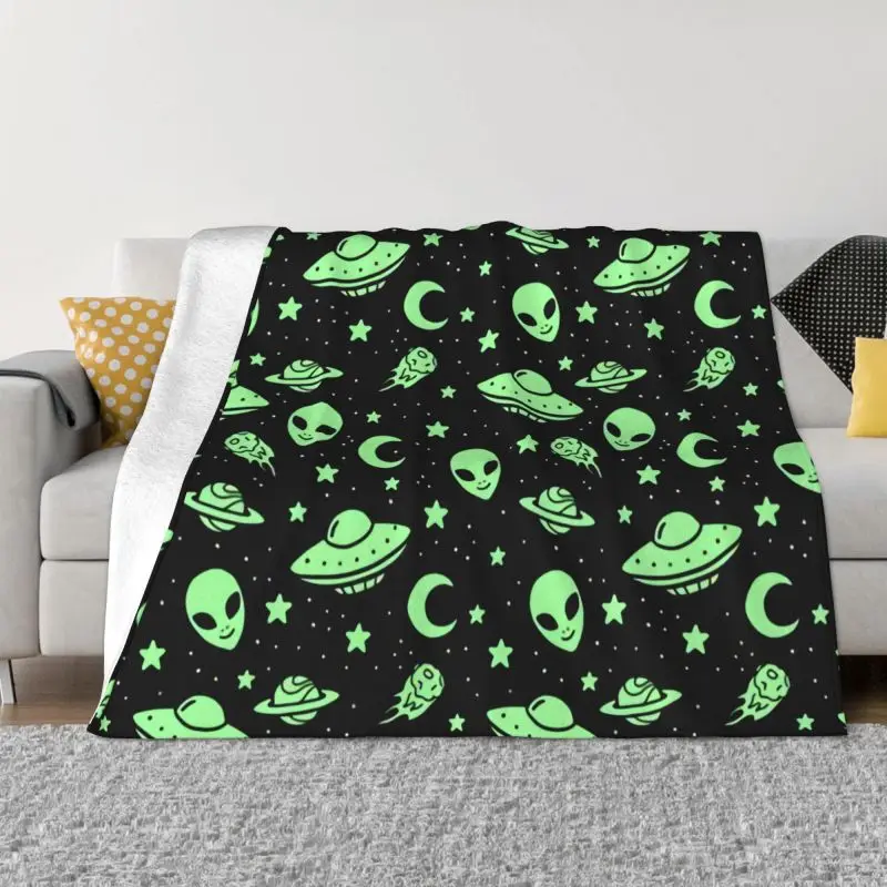 Alien And UFO Pattern Blanket 3D Printed Soft Flannel Fleece Warm Throw Blankets for Office Bed Sofa Quilt