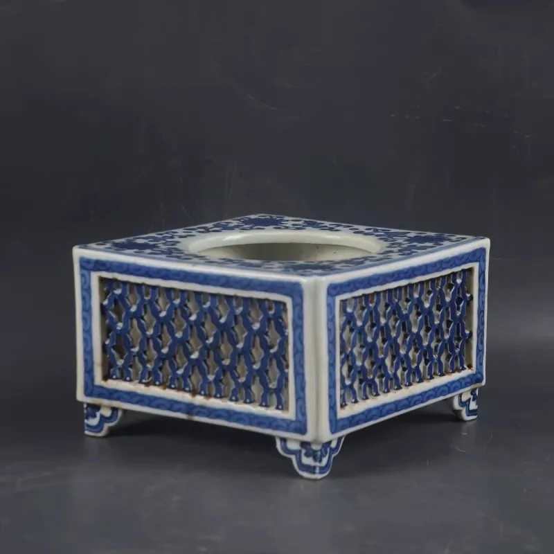 5.5 inch Chinese Qing Qianlong Blue and White Porcelain Hollow Design Pen Holder