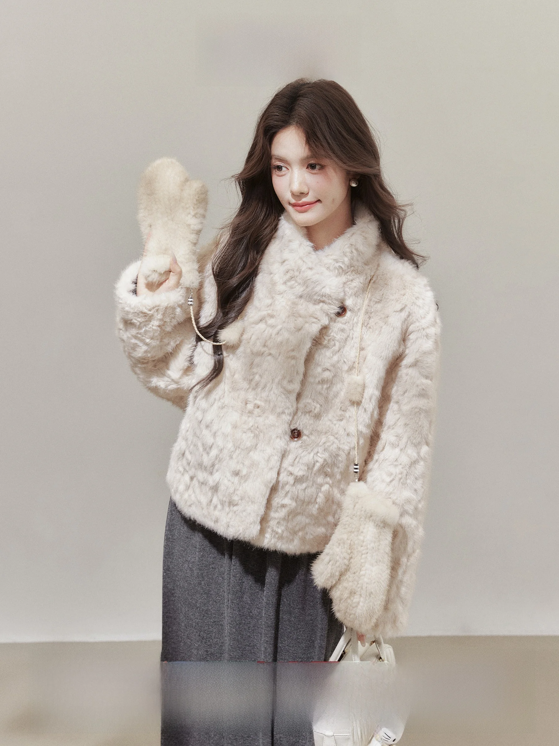 

Ele ort Lamb Fur Jaet Stand Collar Turn-down Collar Inteated Leather And Fur Women's Coat Winter Faion Outerwear