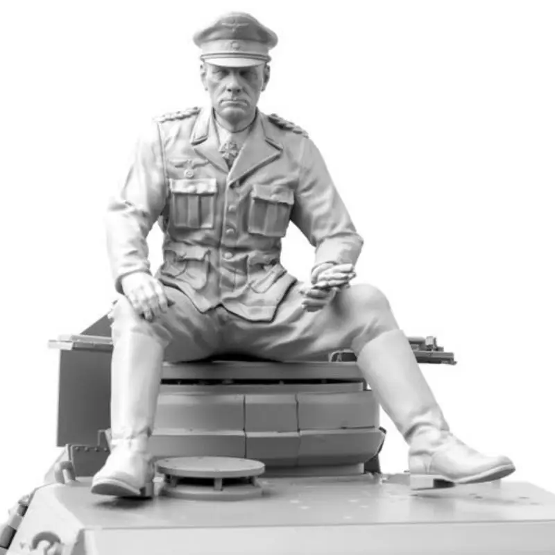 1/16 Scale Doll Resin Model Kit - Sitting Commander - Unassembled and Unpainted 154R