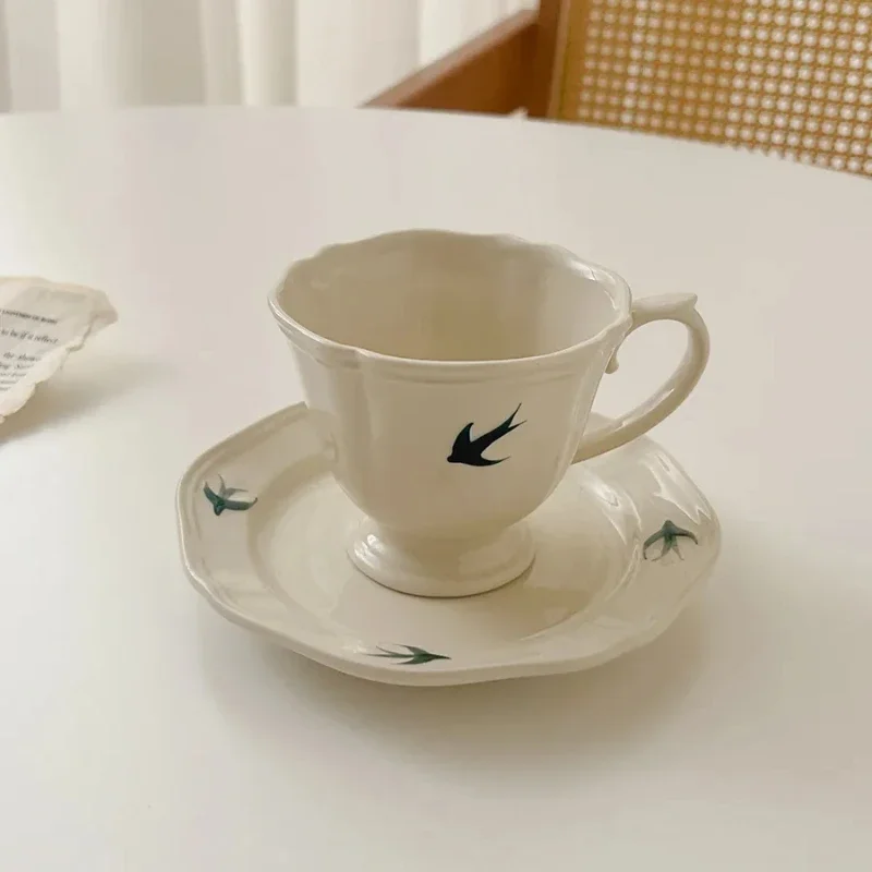 200ML Japanese Retro Relief Hand-painted Swallow Coffee Cup Floral Cups Ceramic Mug French Afternoon Tea Mugs Drinkware