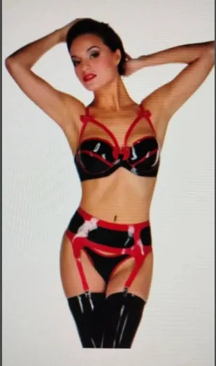 

Bra + T-back + Garter