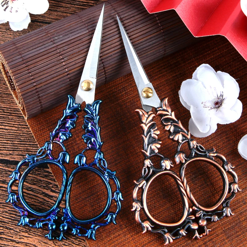 

Retro Scissors for Nail Art Stainless Steel Cuticle Scissors Vintage Luxury Style Pedicure Beauty Grooming Kit Manicure Tools