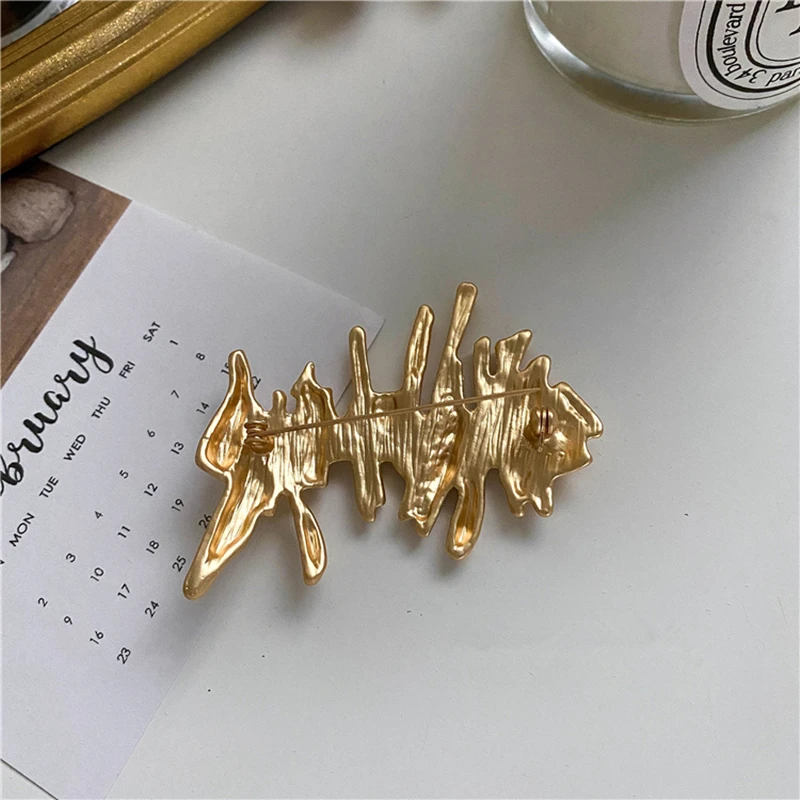 kshmir 2022 new tide simple design niche fashion retro brooch female atmosphere brooch accessories gift pins