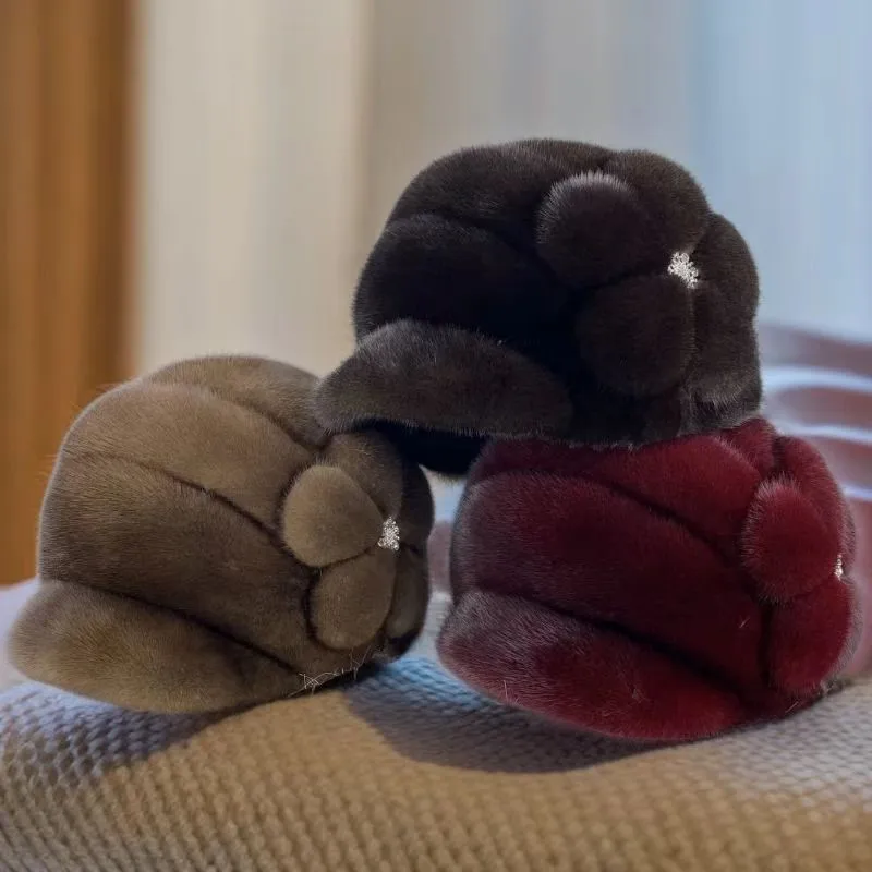 

Большая женская кожаная шапка с цветочным принтом, теплая и меховая для матери-пожилых женщин.