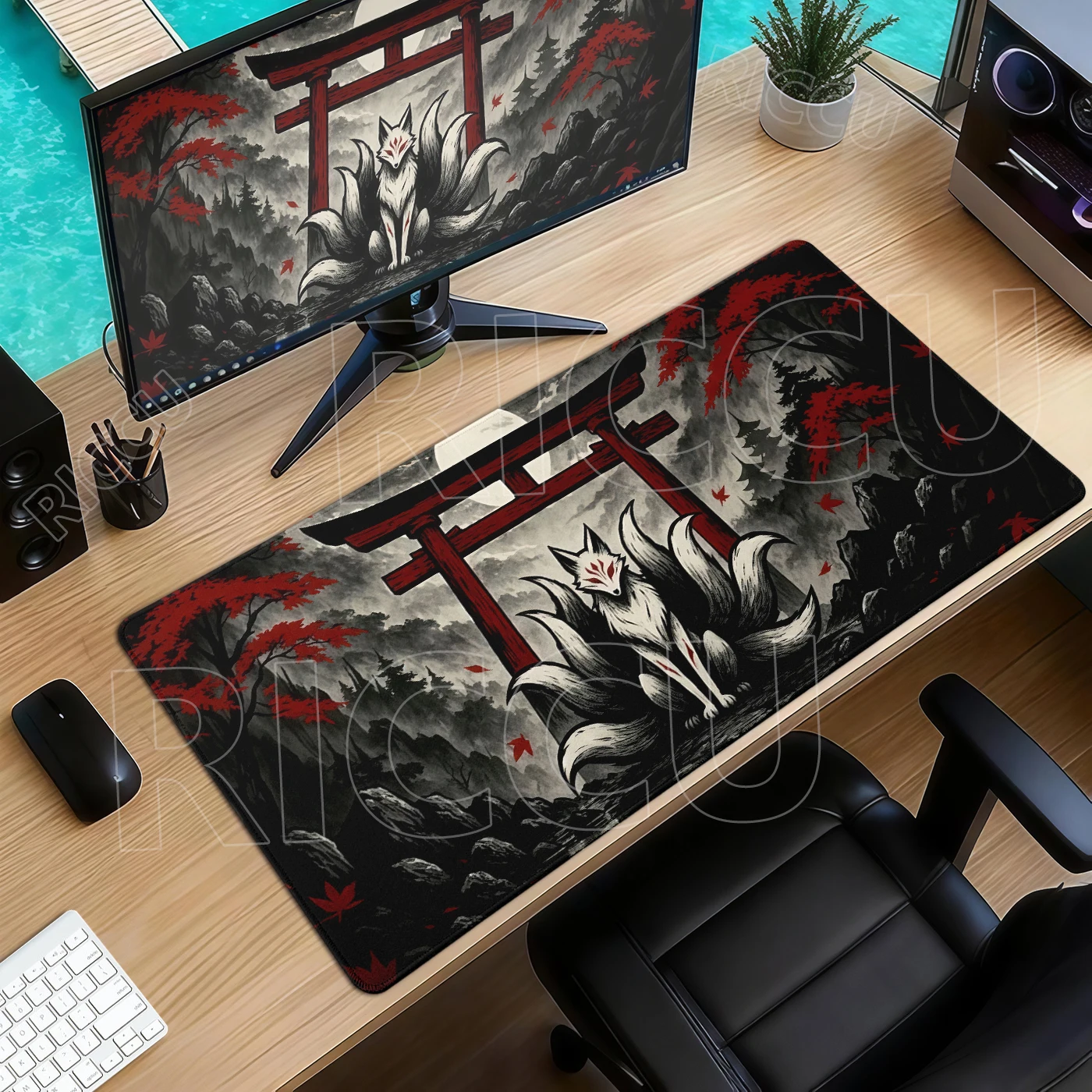 Black And Red Gaming Mousepad Anime Fox Desk Mat Gamer Desks Decort Tablemat Office PC Cabinet Extended Pads Aesthetics Carpet