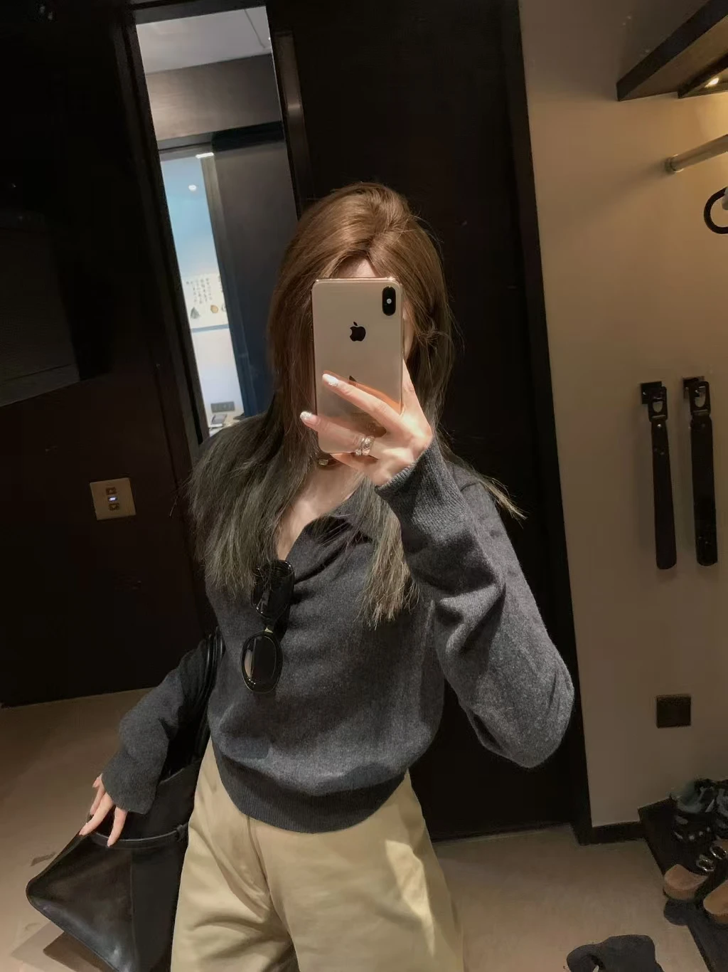 Old Qian Feng temperament gray long sleeve lapel sweater female soft waxy sweater with bottoming shirt polo top.