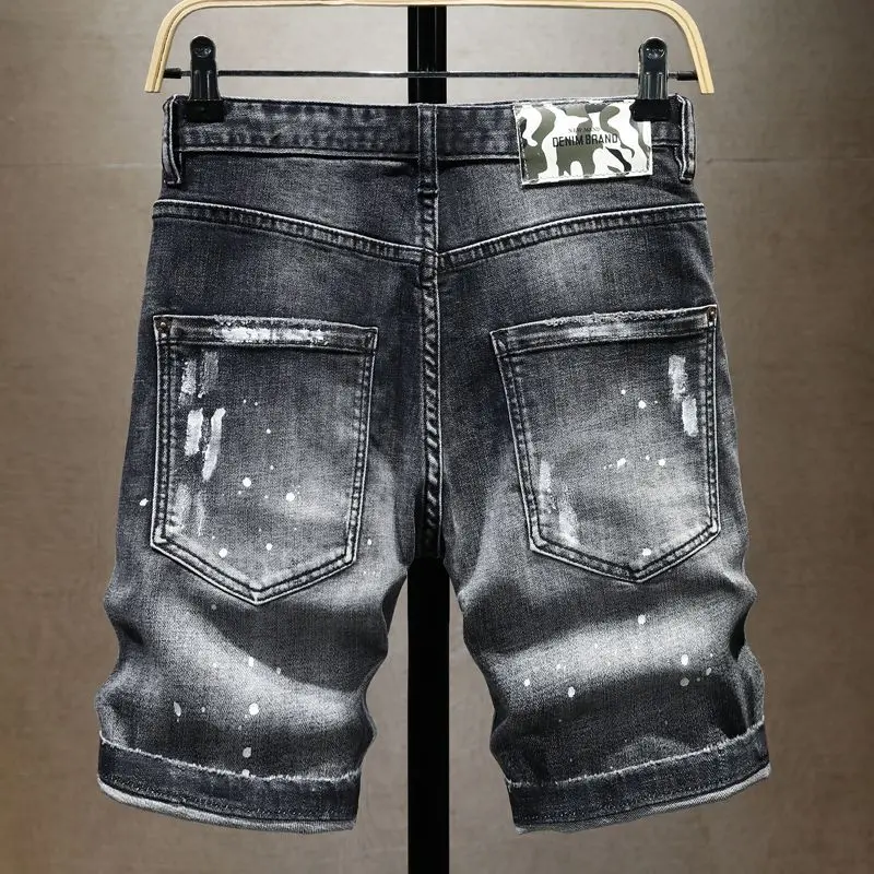 New Casual Summer Jeans Knee-length Distressed Denim Shorts Spray Paint and Stickers Boyfriend Men\'s Clothing Luxury Short Pants