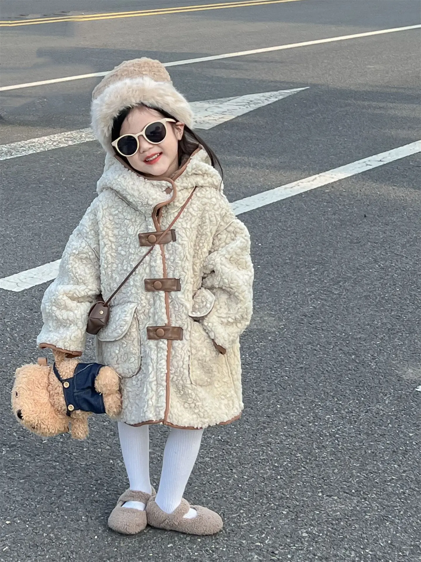 girl coat Childrens 2023 winter Korean style girls lamb wool hooded single-breasted coat double-sided fleece lined cotton coat