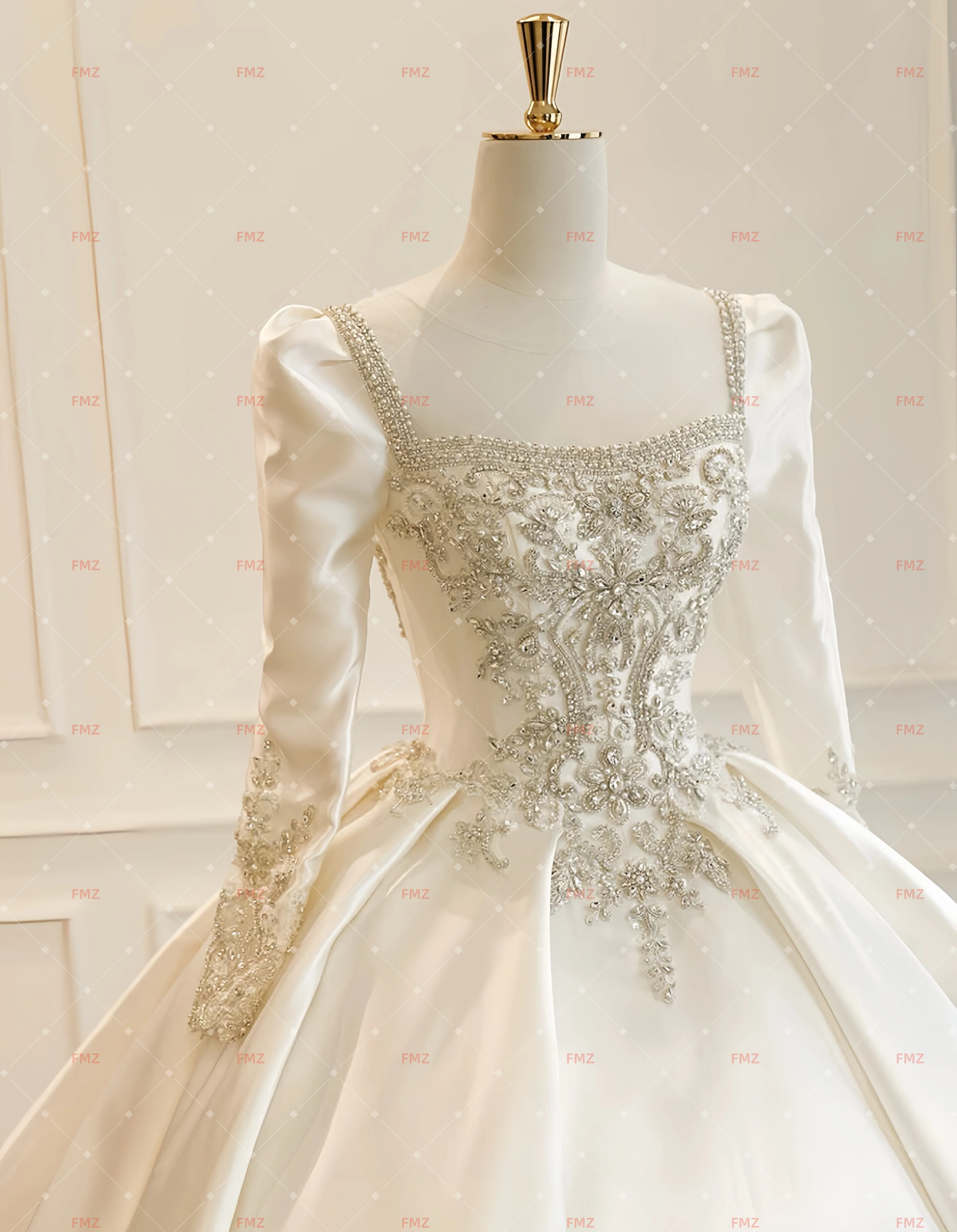 Abito da ballo a maniche lunghe con colletto quadrato personalizzato con perline splendida abito da sposa abiti da sposa amanda novias amanda novias offi