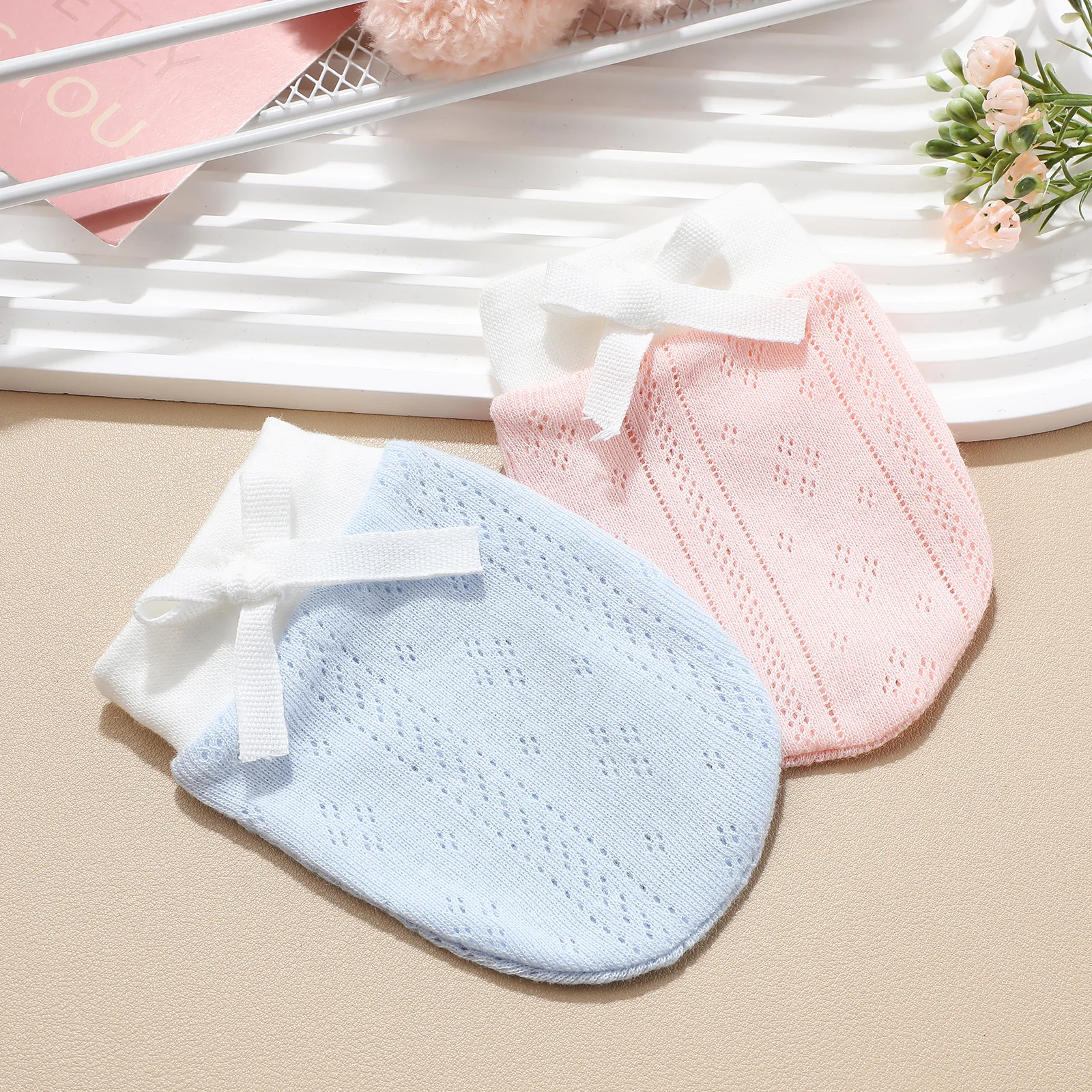 

2 Pairs Anti Scratch Gloves Baby Girl Soft Cotton Mittens Newborn Elastic Black No Scratch Infant Winter Gloves Comfortable Wear