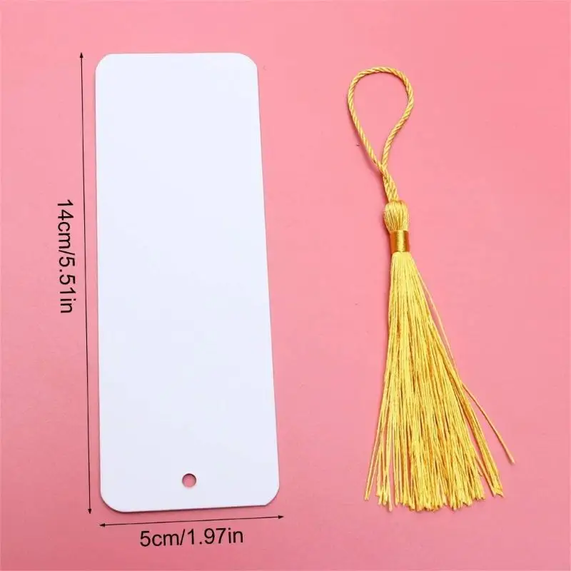 10 % dấu trang chưa hoàn thành với dấu trang trống Tassels để vẽ